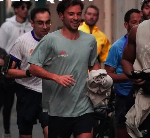 2330d2a7eaa936d3b2dc83ec6d3b9b20_512